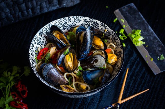 Thaise mosselen op de BBQ gewokt