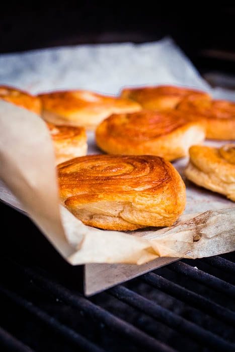 Kaneelbroodjes op de BBQ