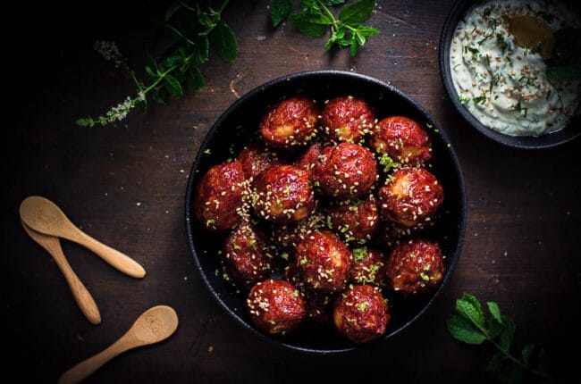Yogurt dip meatballs