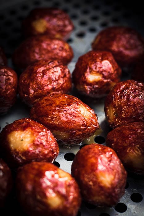 Yogurt dip meatballs