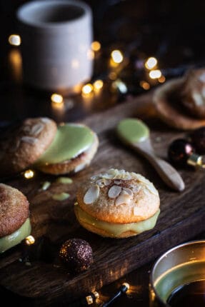Amandel koekjes met pistache creme