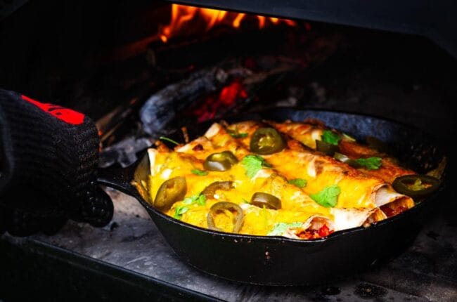Enchiladas uit de houtoven