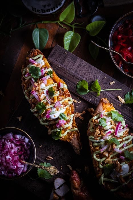 Zoete aardappel met authentiek gerookte kip