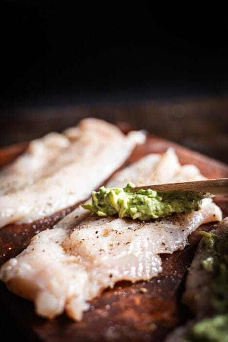 mini kalkoenrollades met pesto