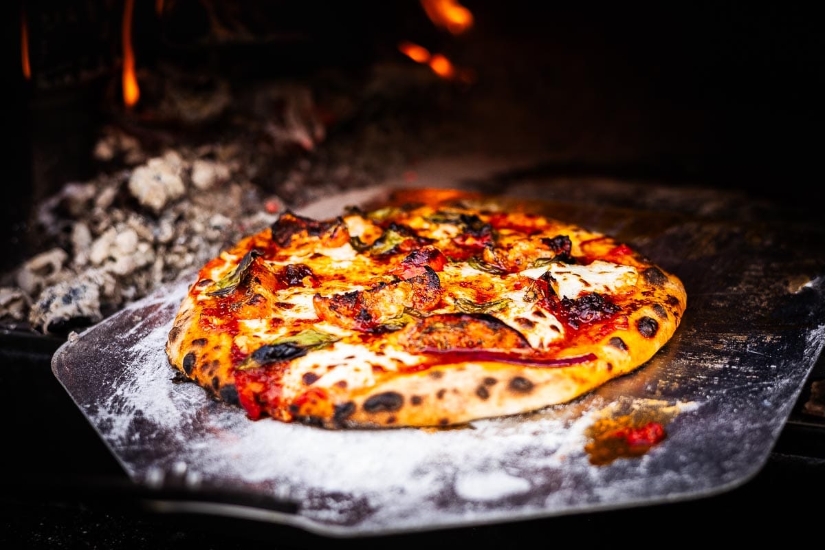 nduja pizza op de houtoven