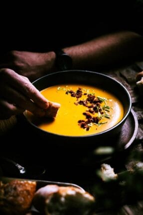 Gerookte pompoensoep met curry