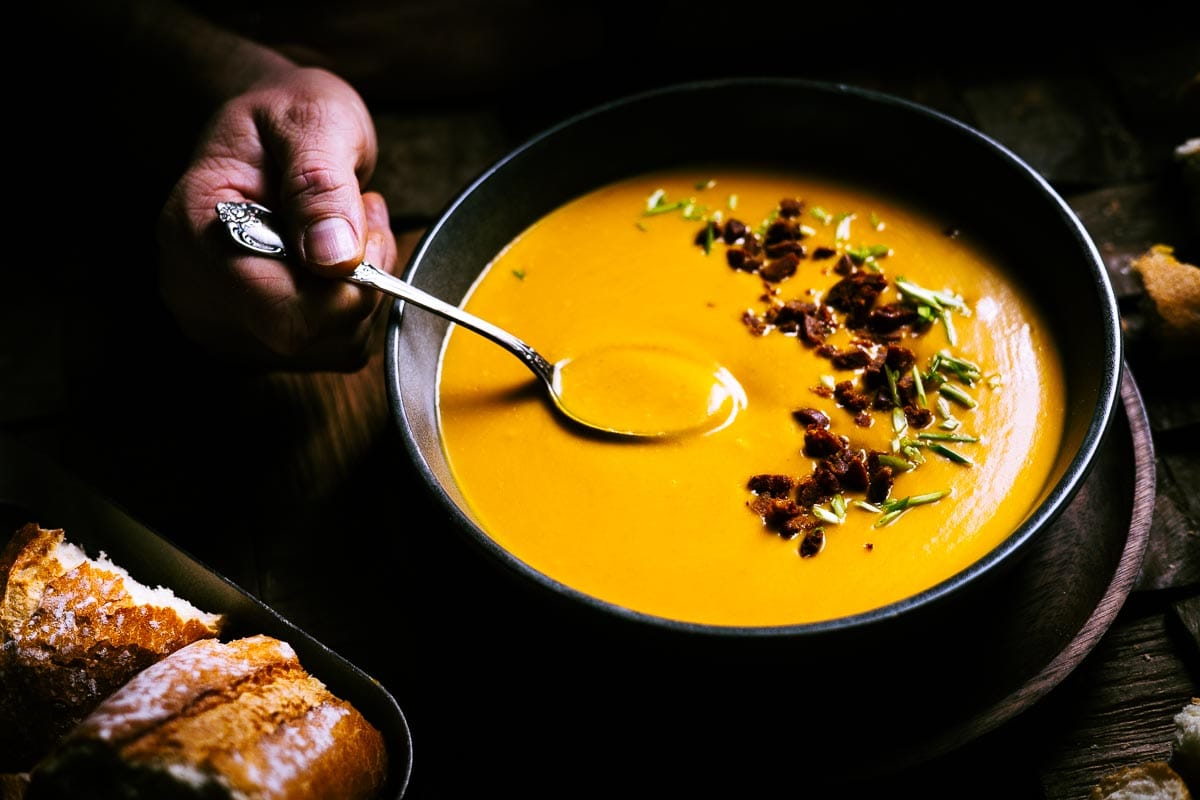 Gerookte pompoensoep met curry