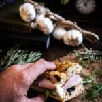 Focaccia op de BBQ met mortadella en Burrata