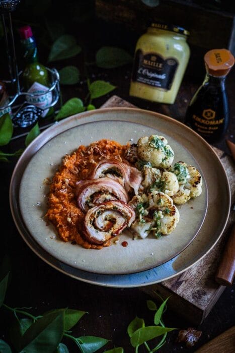 Gerookte Kalkoenrollade met mosterd op de BBQ