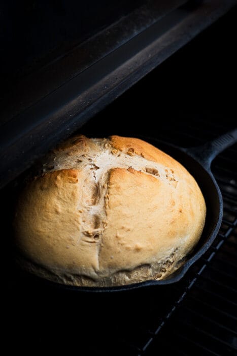 Skillet bierbrood op de BBQ