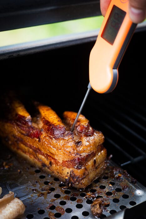 Buikspek babi pangang van de BBQ