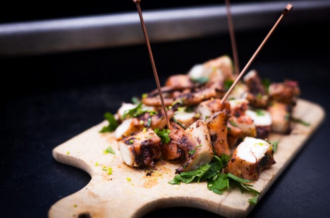 Gegrilde inktvis tentakels