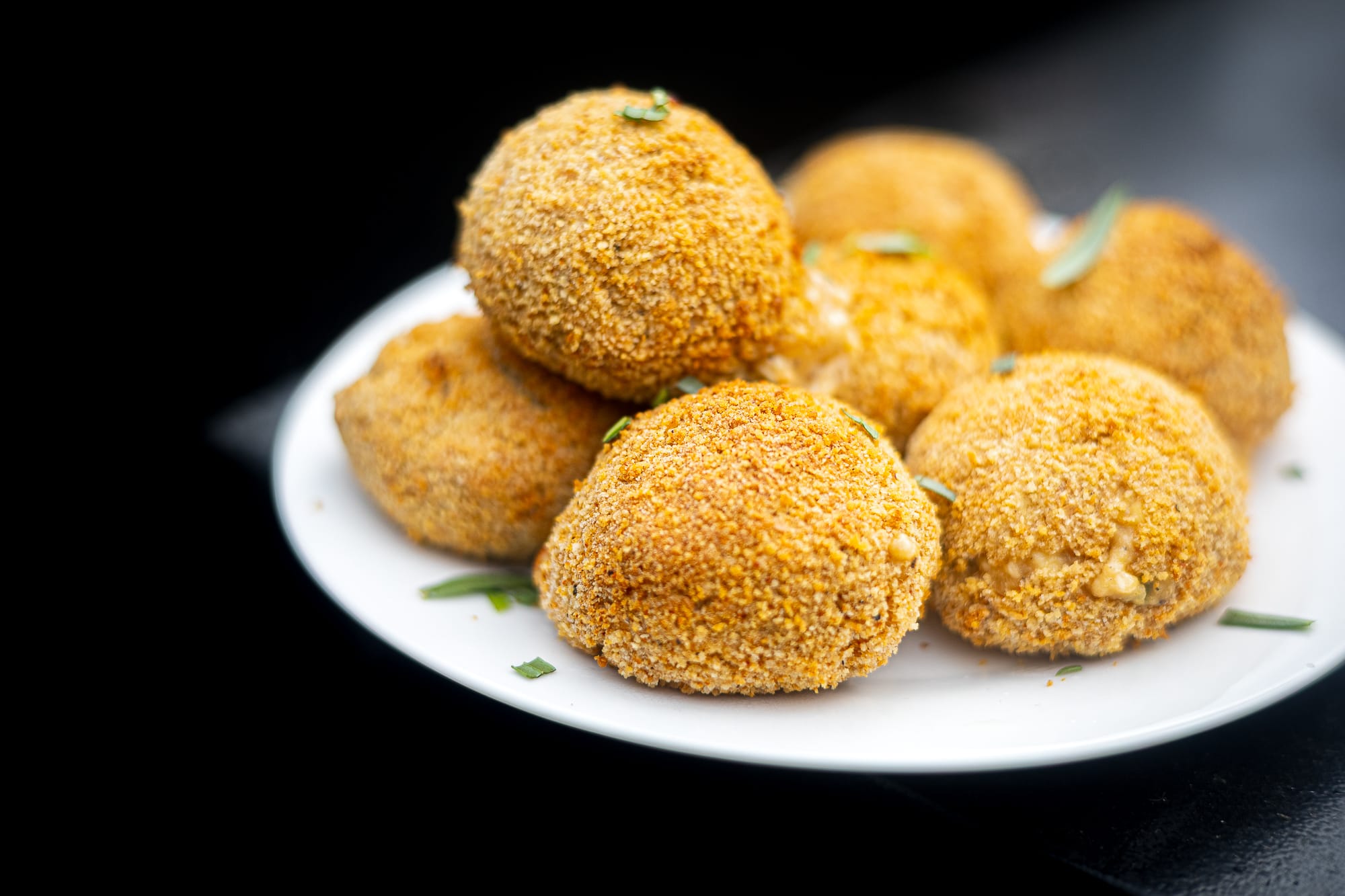 Pulled chicken bitterballen