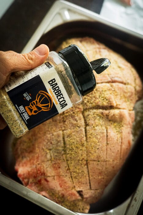 Lamsbout met Holy grail rub