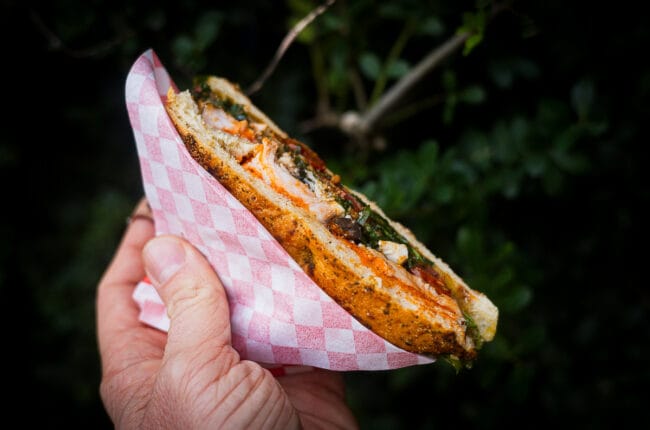 Focaccia pesto rosso met gerookte kalkoen blog-41