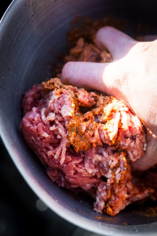 Döner Kebab met gehakt op smaak brengen