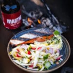 In Martha Rouge gemarineerde zalm op de BBQ