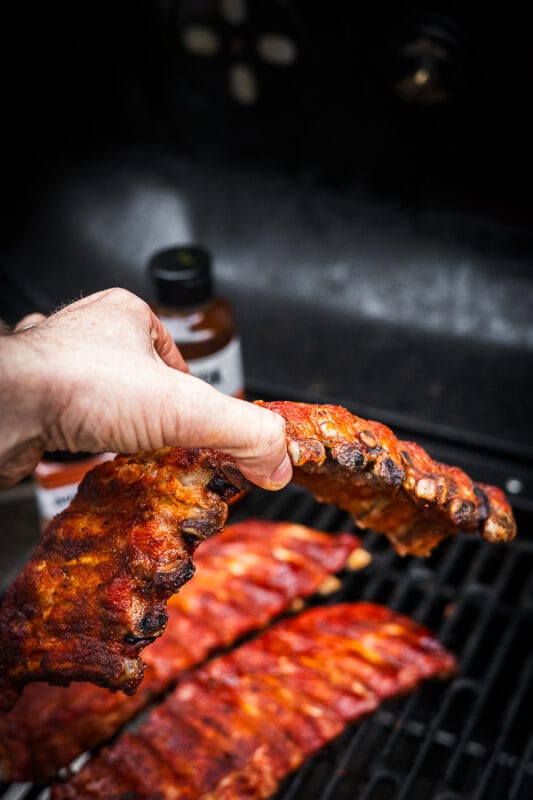 3-2-1 methode voor baby back ribbetjes met hot honey bend test