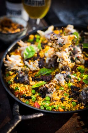 BBQ Paella met gegrilde inktvis